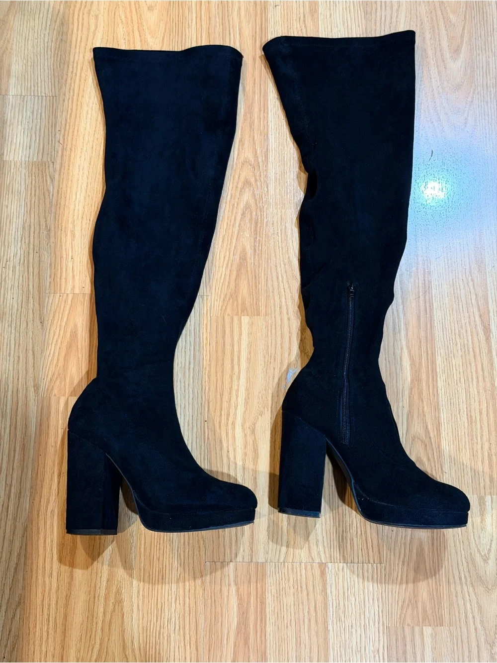 Women's Black Knee-High Suede Block Heel Boots